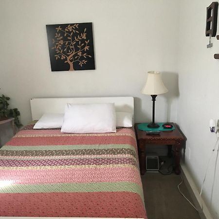 Midway Motel Caliente 외부 사진